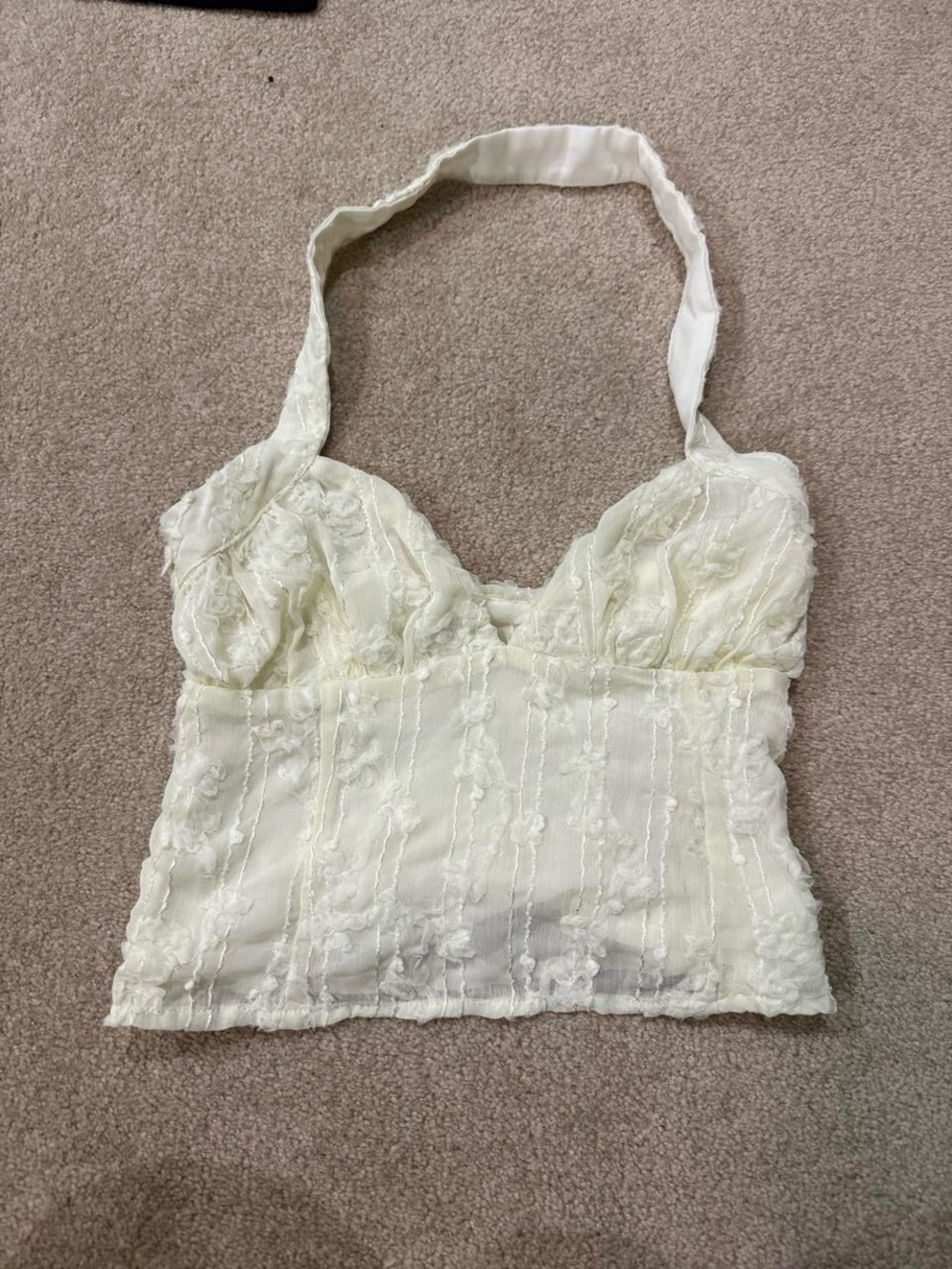 🤍 Princess Polly Butter Yellow Textured Halter Top — Size US 2 / AU 6 / UK 6